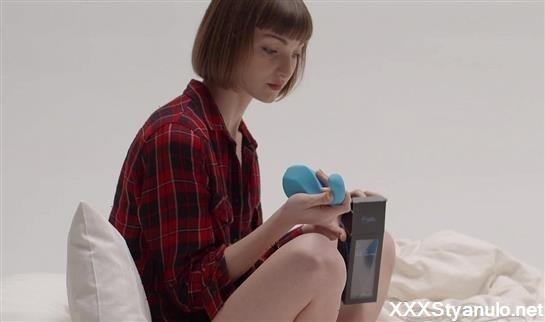Florencia Onori - Teen Teasing Herself With A Vibrator [SD]