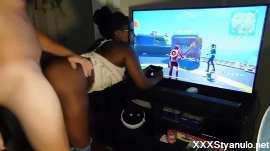 SwirlLife101 - Black Girl Playing Fortnite Gets Fucked While Parents Are In Other Room.... Has To Be Quiet !! [FullHD]