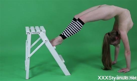 Anna Mostik - Naked Gymnast 2021-01-09 [FullHD]