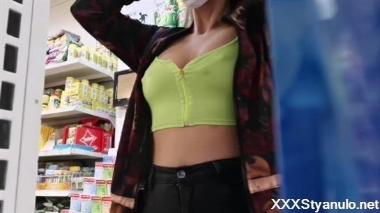 Isabellamout - Real Risky Play In The Market Store!! Watch Me Playing With My Nipples In Public Action! [HD]