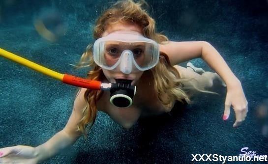 Sarah Jackson - Scuba Training [FullHD]