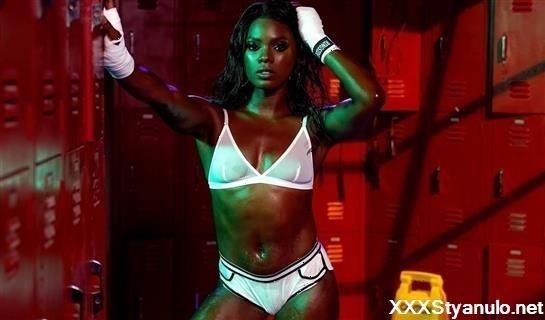 Ana Foxxx - Meet Me In The Locker Room [FullHD]