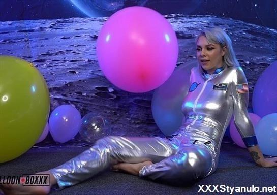 Amateurs - Gabbie Carter Space Ballons [FullHD]