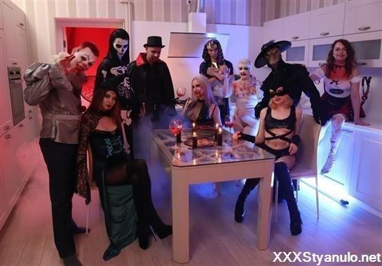 Amateurs - Halloween Orgy Of The Dark Forces Faplex [SD]