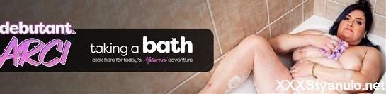 Arci - Bbw Debutant Arci Is Taking A Bath [FullHD]