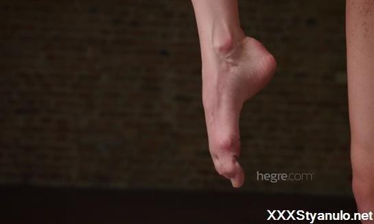 Hannah Nude - Yoga [FullHD]