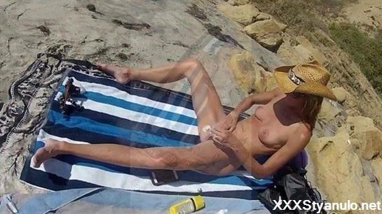 Shaving On The Beach - Sofie Marie Xxx [SD]