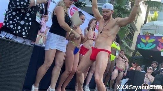 BTS Fun At Miami Xbiz - Vicky At Home [SD]