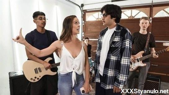 Cherie Deville - I Wanna Fuck Your Mom [HD]