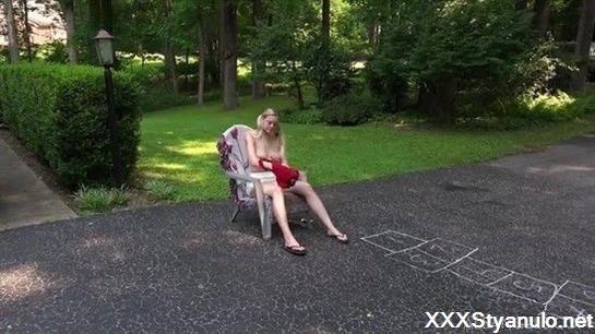 Amber Moore - Photoshoot [SD]