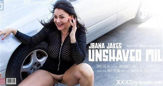 Joana Jakes - Milf Joana Jakes Loves To Play With Her Unshaved Pussy [FullHD]