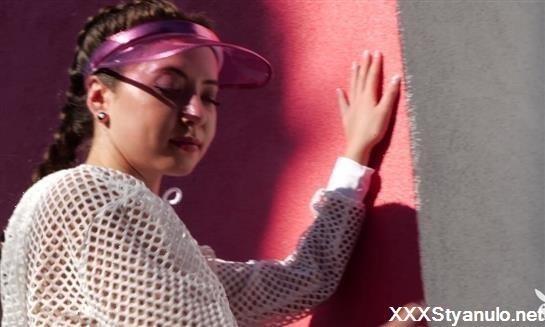 Lauryn Wolfe - Dreaming Of Summer [FullHD]