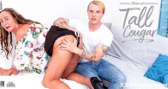 Majda - Tall Cougar Seduces A Young Guy [FullHD]