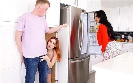 Delilah Day - Hide And Seek With My Stepsister [FullHD]