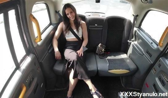 Betzz - Sexy Fitness Trainer Got Fucked In The Taxi [FullHD]