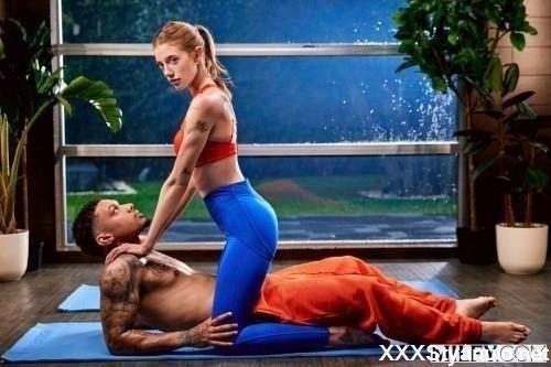 Barbie Feels - Fit Yoga Milf Rides College Kids Cock [SD]