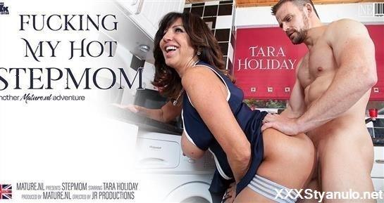 Billy King - Hot Stepmom With Big Tits Tara Holiday Fucks Her Stepson [FullHD]