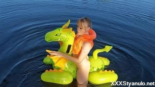 Allaalexinflatable - Alla Hotly Fucks A Rare Inflatable Dragon On The Lake And Wears An Inflatable Vest!!! [FullHD]