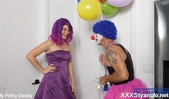 Alice Upton - Filthy The Clown Strikes Again! Girls Love Kinky Clown Sex [FullHD]