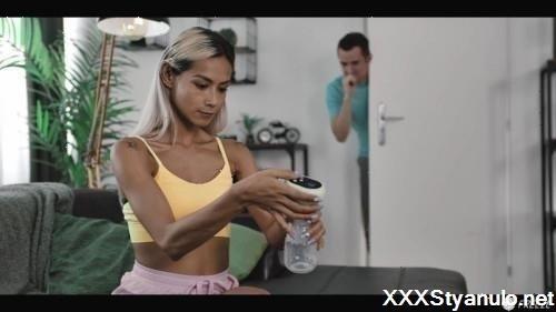 Veronica Leal - Breast Pump [SD]