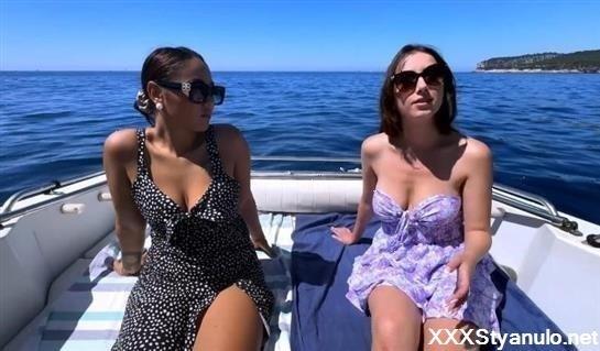 HelloLimoon, Elektra - Hellolimoon And Elektra Prefer Love At Sea... [FullHD]