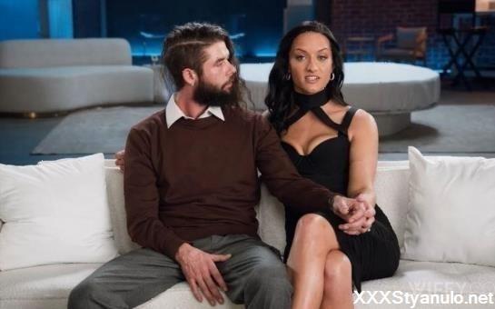 Alyx Urie - Alyx And Dean - Bbc-Crazy Hotwife Puts On Show For Hubby [SD]