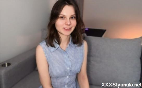 Hiyouth - She Decided To Make Porn. First Casting For A Cute 19 Year Old Amateur [FullHD]