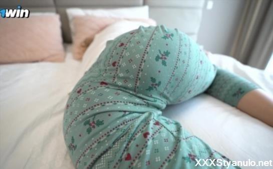 Jenny Lux - Stepsis Dreams About Stepbrother While He Fucks Her And Cum Inside [FullHD]