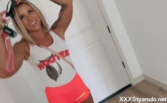 Littlebuffbabe - Blonde Hooters Waitress Jessica Gets Fucked Raw [FullHD]