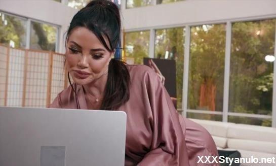 Savanah Storm - Live Demo Drama [SD]