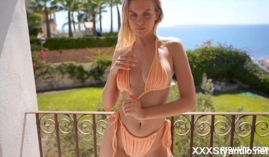 Lana Lane - Lana Lane On The Balcony [FullHD]