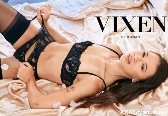 Liz Jordan - Insatiable Liz Rides His Hard Cock [SD]