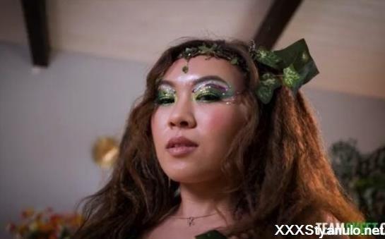 Kimmy Kimm - July Spotlight Kimmys Little Holes Are Tight And Hungry! [SD]