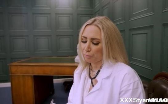 Karlie Simon - The Doctor Will Suck Your Cum Now [SD]