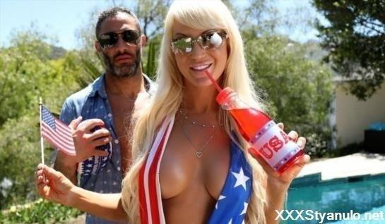 Bree Brooks - Bree Brooks Gives Him Backdoor Access At The Pool [HD]