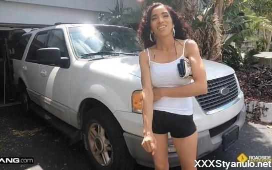 Ginger Bytes - Ex-Cheerleader Ginger Bytes Gets Tricked Into Fucking In Her Garage [SD]