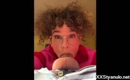 Vibewithmommy - Quickie Under The Christmas Tree Cum Down My Chimney [SD]