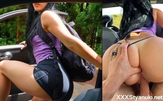 Yoginiii - I Give A Ride To An American Tourist And Then Fuck Her In The Car [FullHD]