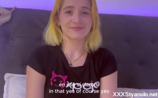 Ashleysoy - Its Valentines Day And Im Giving My Best Friend The Best Cumshot Of His Life As A Gift [FullHD]