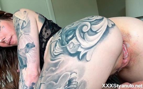 Amateurs - Bossy Goth Step Sister Mutual Masturbation [FullHD]