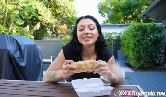 Amateurs - Stepsis Is Hungry For My Hotdog [FullHD]