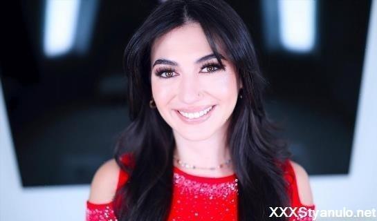 Megan Mistakes - Megan Mistakes Returns To Amateur Allure To Give Head, Fuck And Swallow A Tasty Load [FullHD]