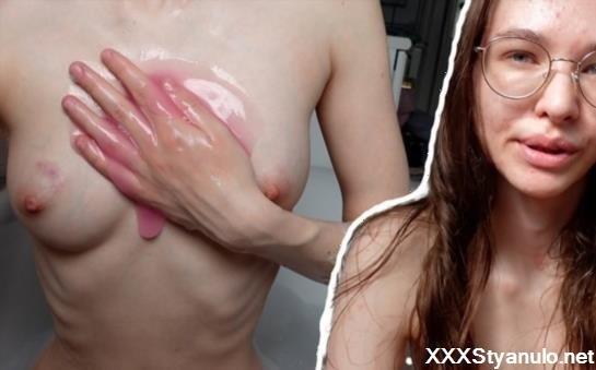 EmmiHill - Perfect Skinny Teen Girl, Washing Her Tiny Body And Shaving Her Huge Labia Pussy [FullHD]