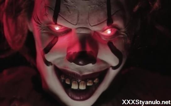 Diana Daniels - Horny Clown Pennywise Fucks And Crempies Your Hot Girlfriend Diana Daniels - Halloween Special [HD]
