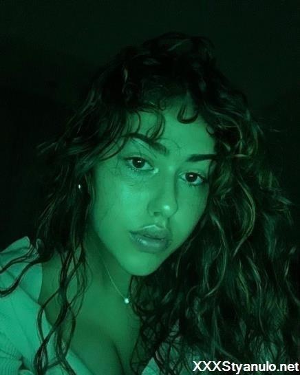 Izamariposa - Gifts Me A Deep Throat For Christmas - Blowjob [HD]