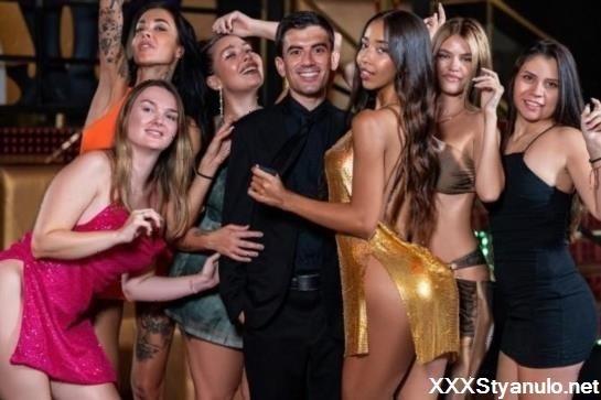 Lia Lin - Bouncing And Banging [FullHD]