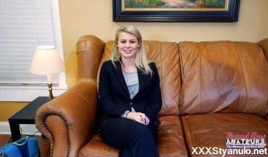 Kendall - Blonde Cutie Goes Halfway [FullHD]