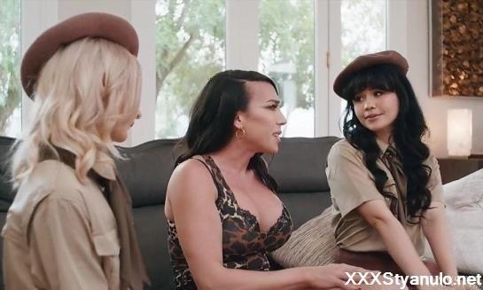 Yhivi, Emma Rosie, Kasey Kei - A Double Helping [SD]