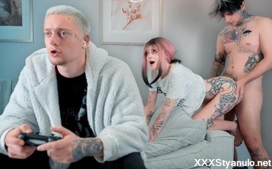 Pinkloving - Fucking My Friends Girlfriend Behind His Back While He Cant See - Pinkloving [FullHD]