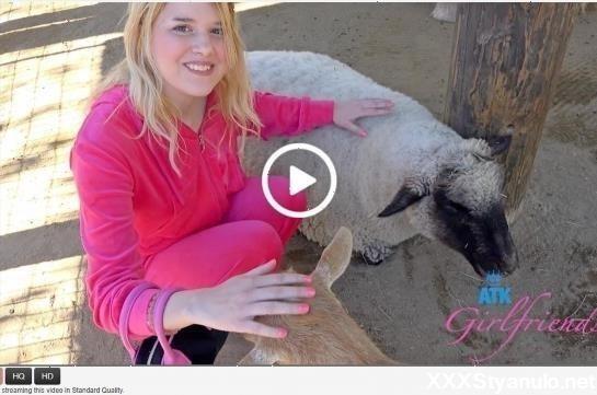 Dez Hansen - At The Farm 1 [FullHD]